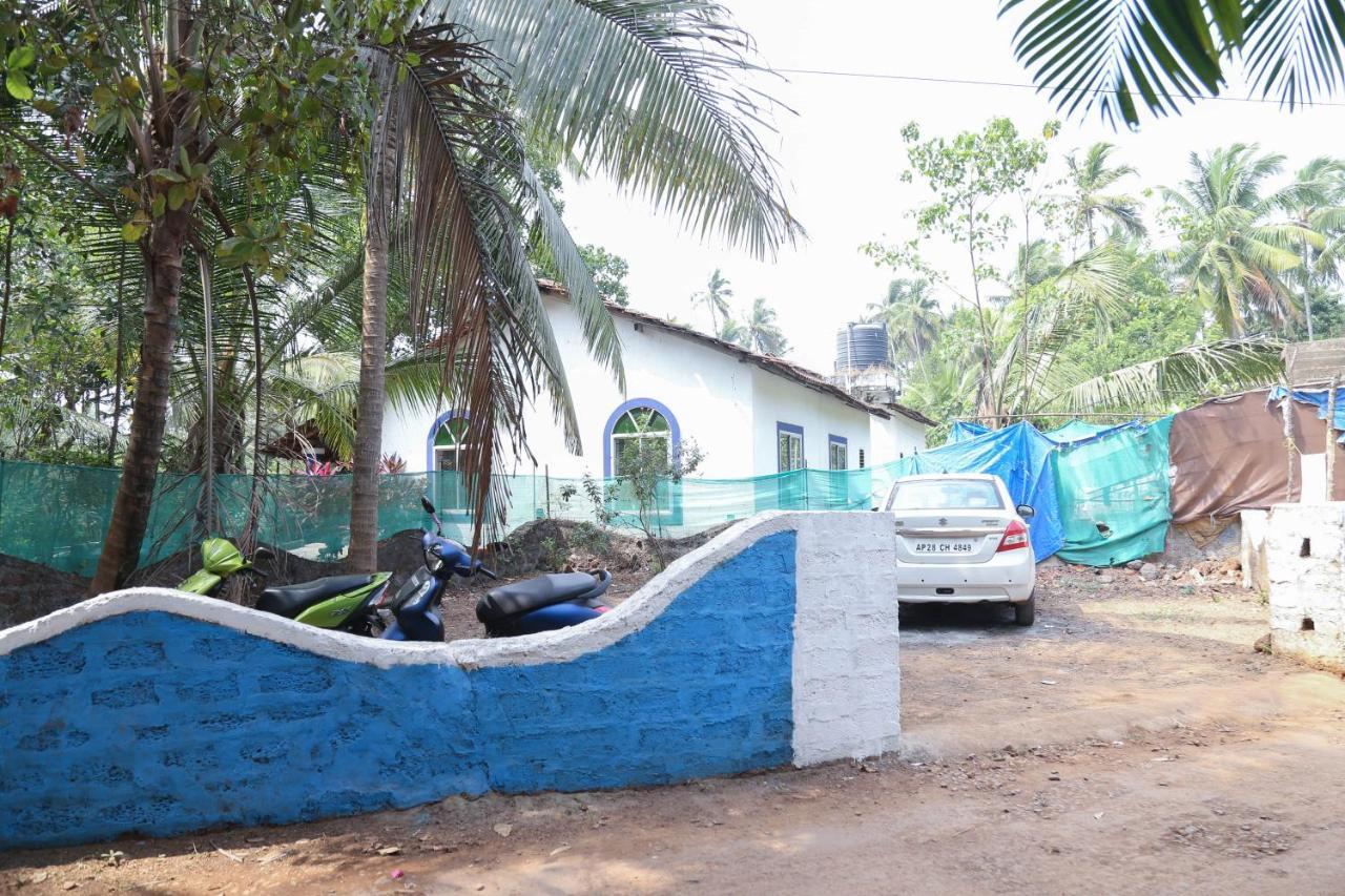Goanvibes Hostel Anjuna Ngoại thất bức ảnh
