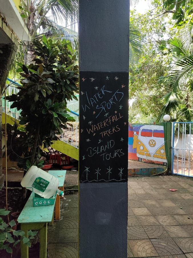 Goanvibes Hostel Anjuna Ngoại thất bức ảnh
